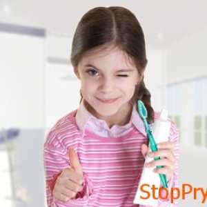 Jeste li znali da je pasta za zube pomoć akne?