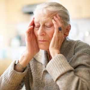 Alzheimerova bolest: uzroci, rani znakovi, simptomi, kako se postupa