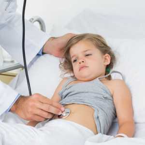 Ako vaše dijete ima grčeve u trbuhu i temperaturu - što učiniti?